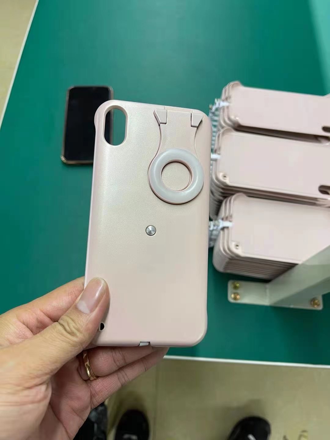 Selfie Beauty Ring Phone Case with Fill Light Cover