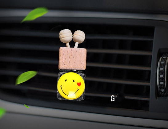Car Air Vent Perfume Clip with Creative Smile Design